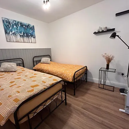 Apartman Vibrant 2 Bedroom Flat With Secure Private Parking Birmingham